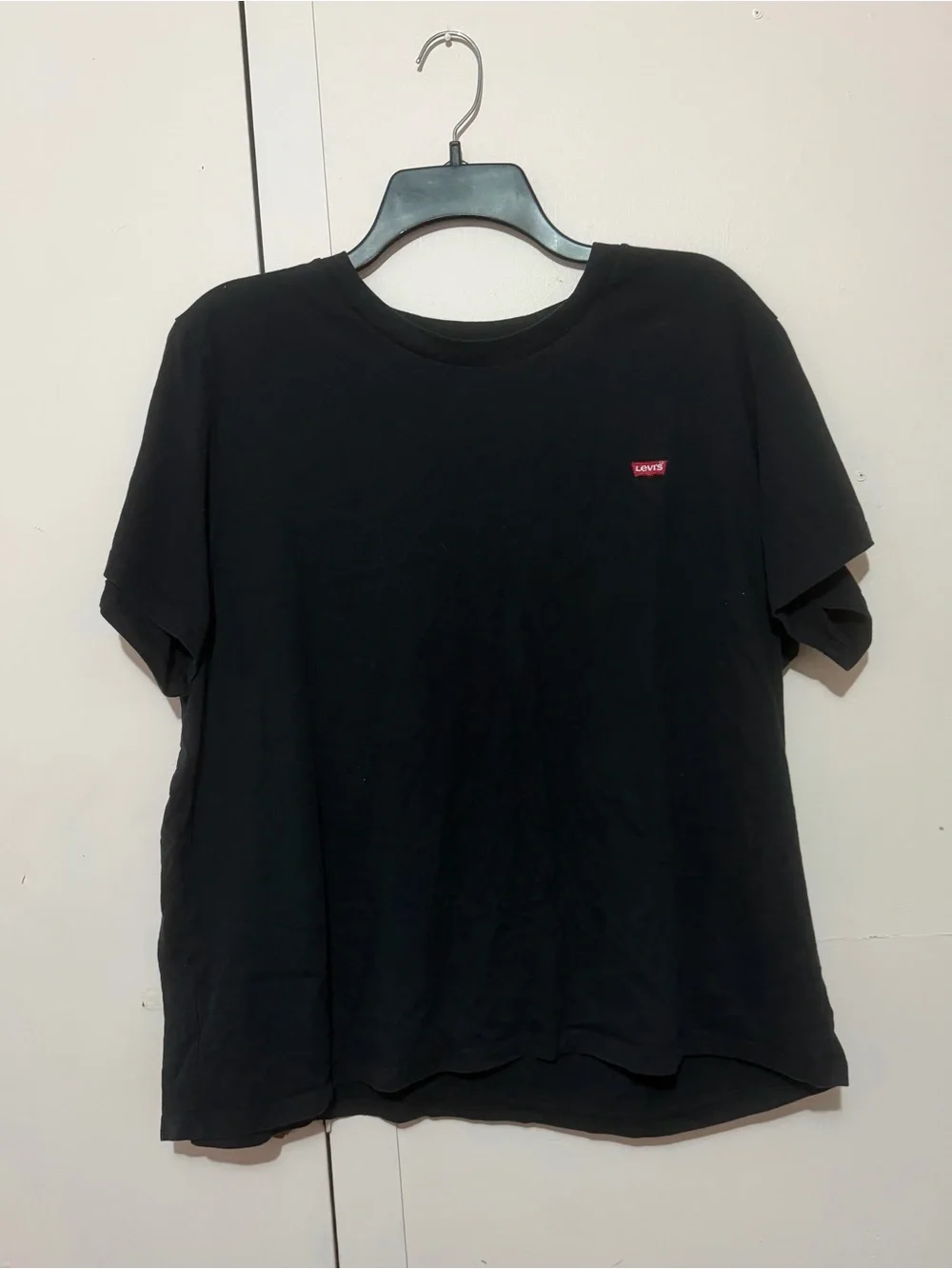 Levi's Black Short-Sleeve Crewneck Tee with Red Logo